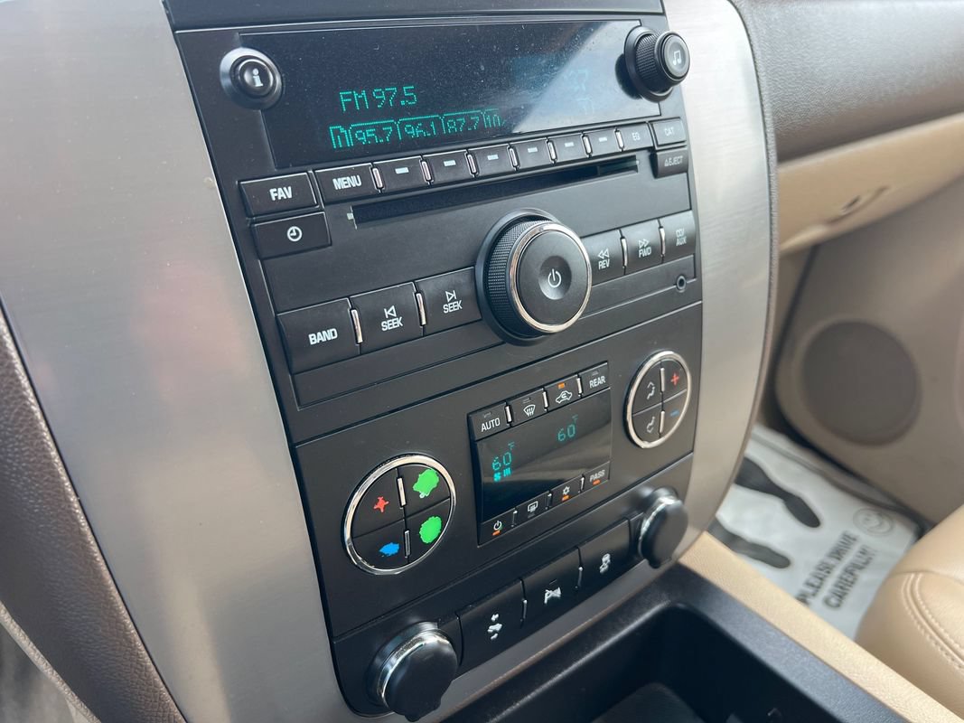 Used 2013 GMC Yukon SLT w/ SLT-2 Equipment Package AWD/4WD image 19