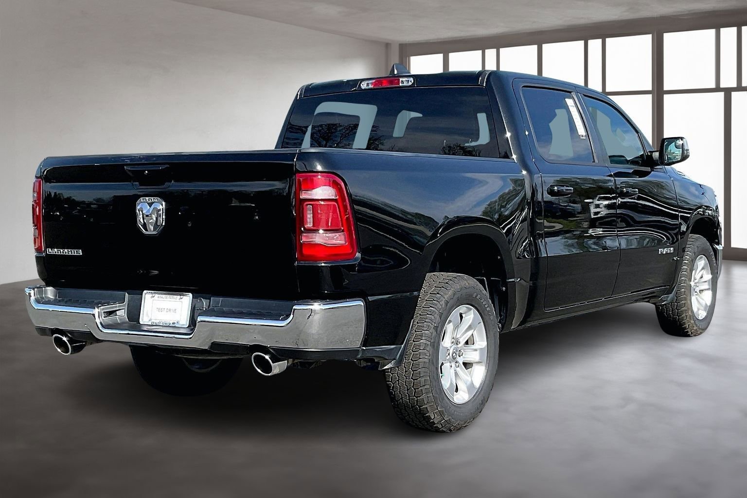 Used 2024 RAM 1500 Laramie image 6