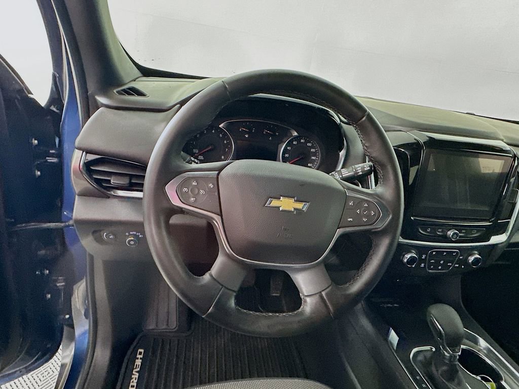 Used 2023 Chevrolet Traverse LT image 17