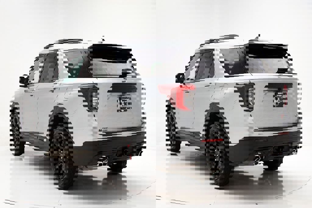 Used 2024 Ford Explorer ST w/ Technology Package image 6