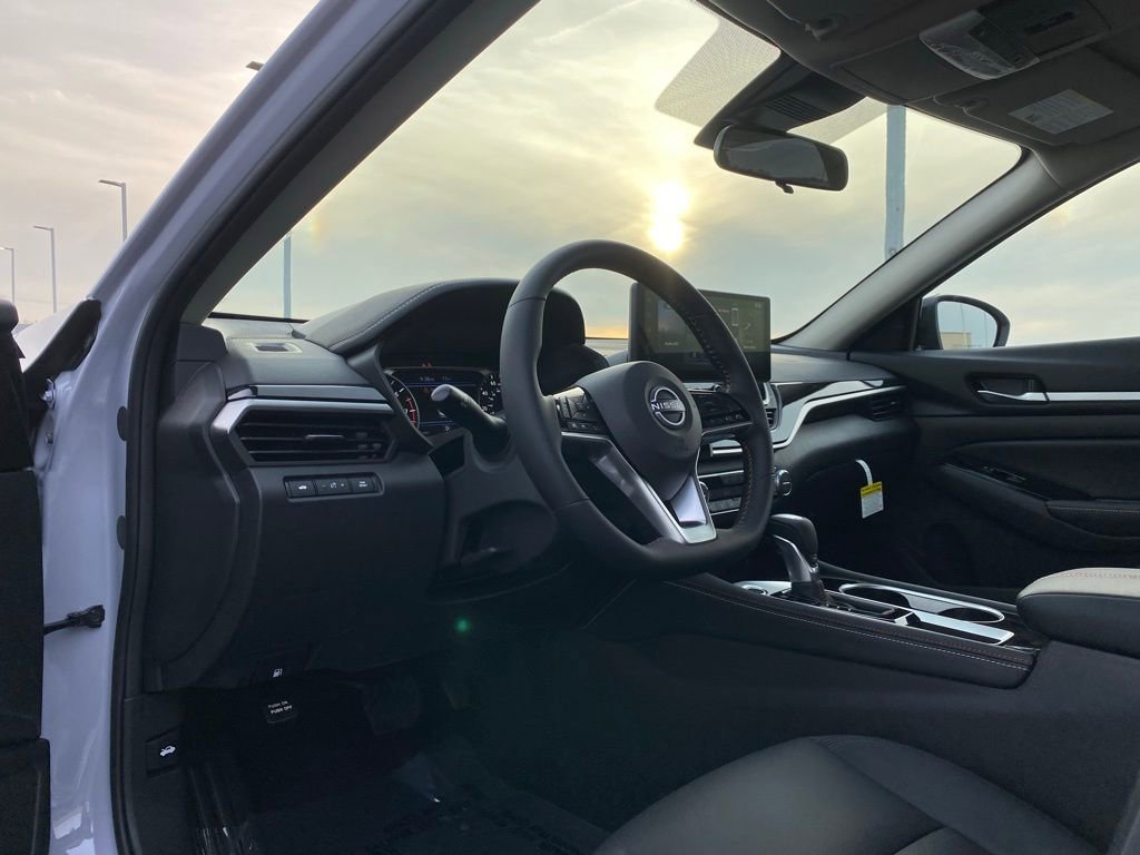 New 2025 Nissan Altima 2.5 SR w/ SR Premium Package image 10