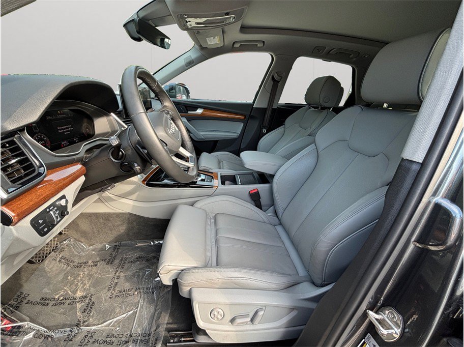 Used 2023 Audi Q5 2.0T Prestige w/ Prestige Package AWD/4WD image 2