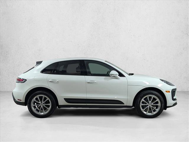 Certified 2023 Porsche Macan AWD/4WD image 8