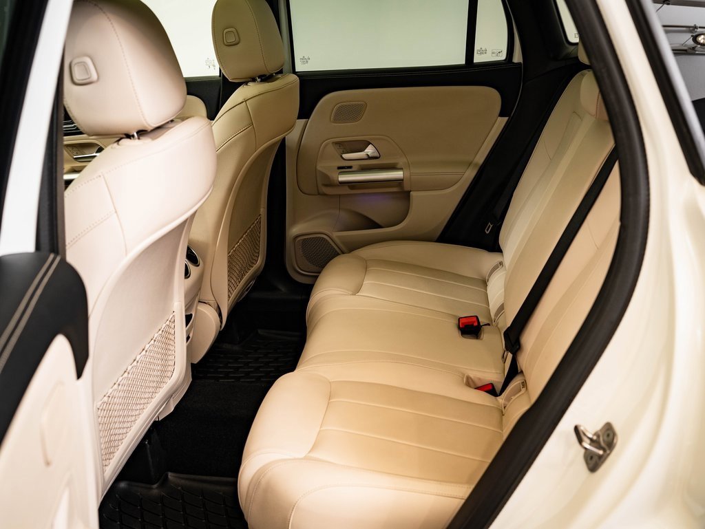 Certified 2025 Mercedes-Benz GLA 250 4MATIC image 34