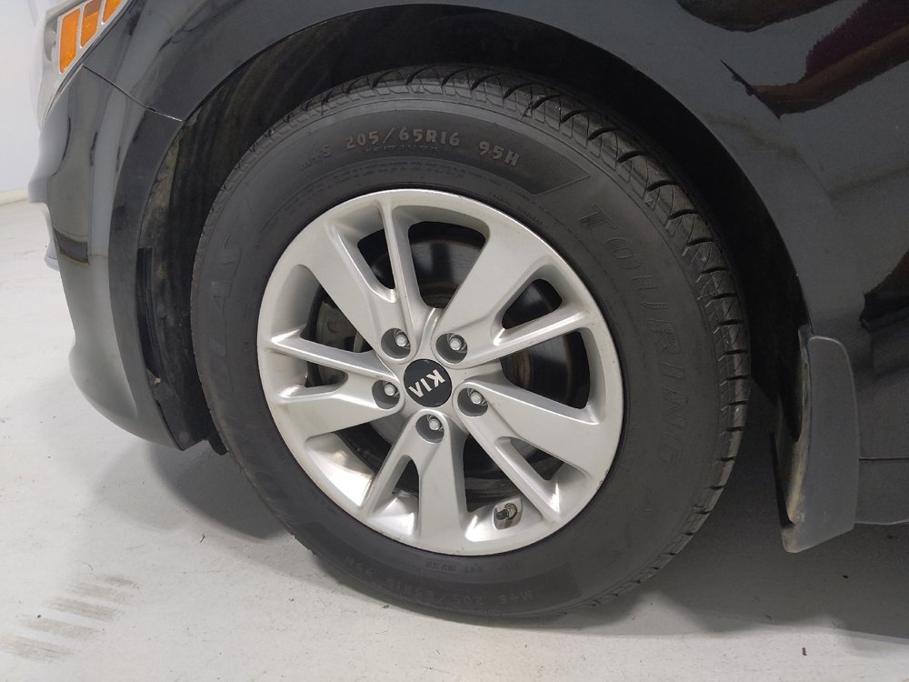 Used 2017 Kia Optima LX FWD image 31