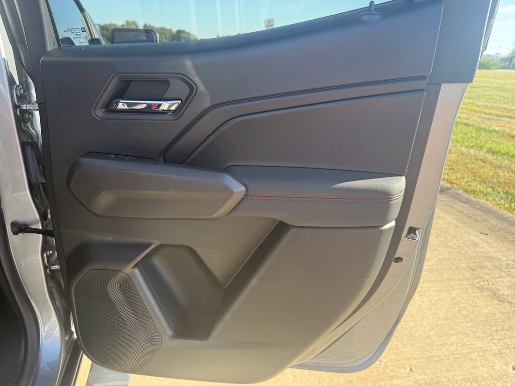 Used 2024 Chevrolet Colorado Z71 w/ Z71 Convenience Package 2 AWD/4WD image 15