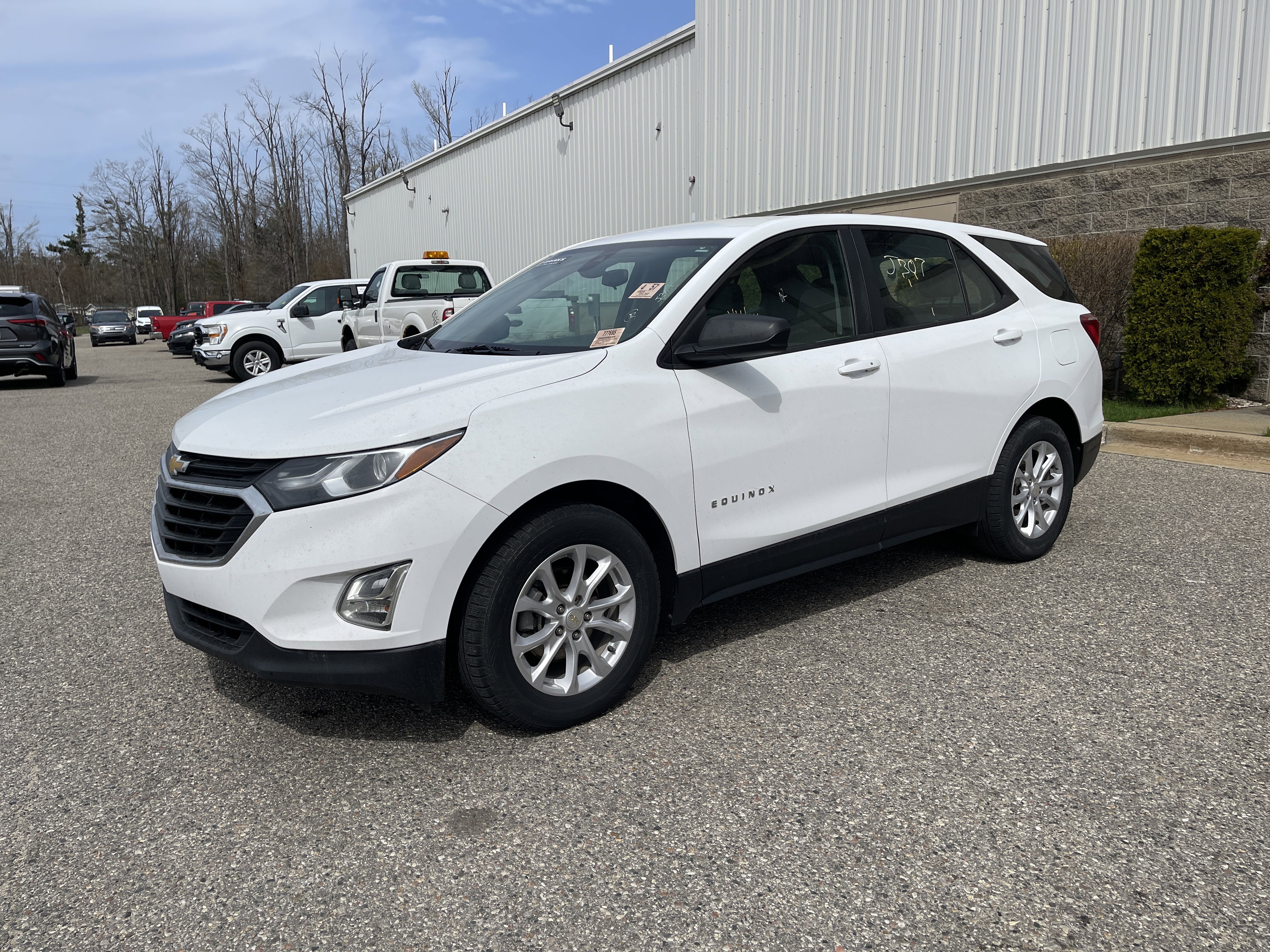 Used 2020 Chevrolet Equinox LS w/ LPO, Floor Liner Package FWD image 8