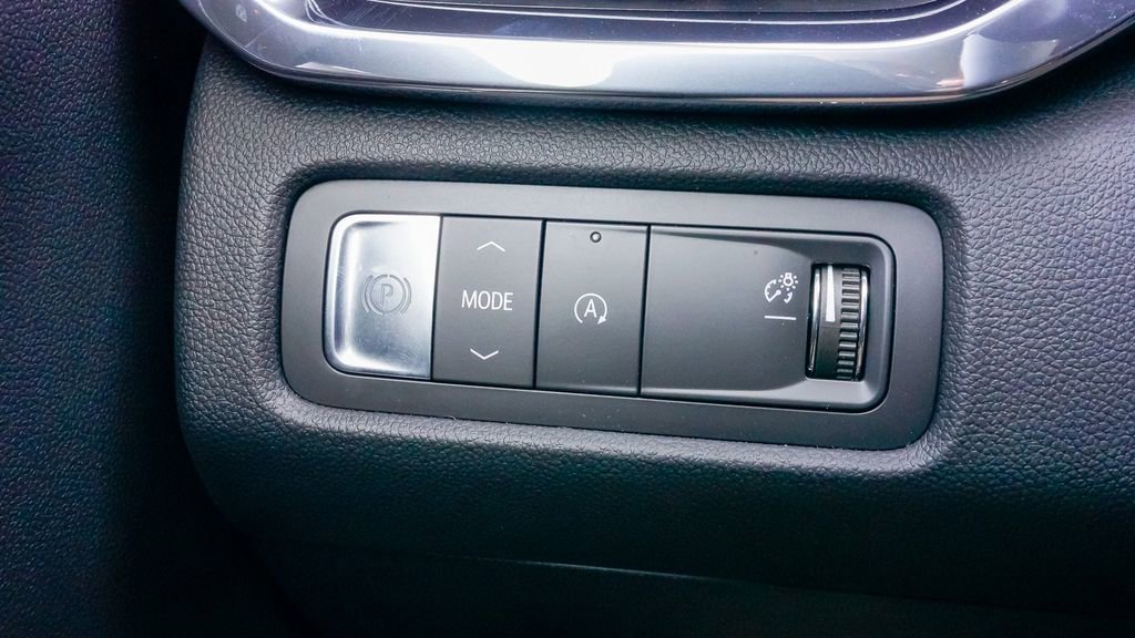 New 2025 GMC Acadia Elevation image 25