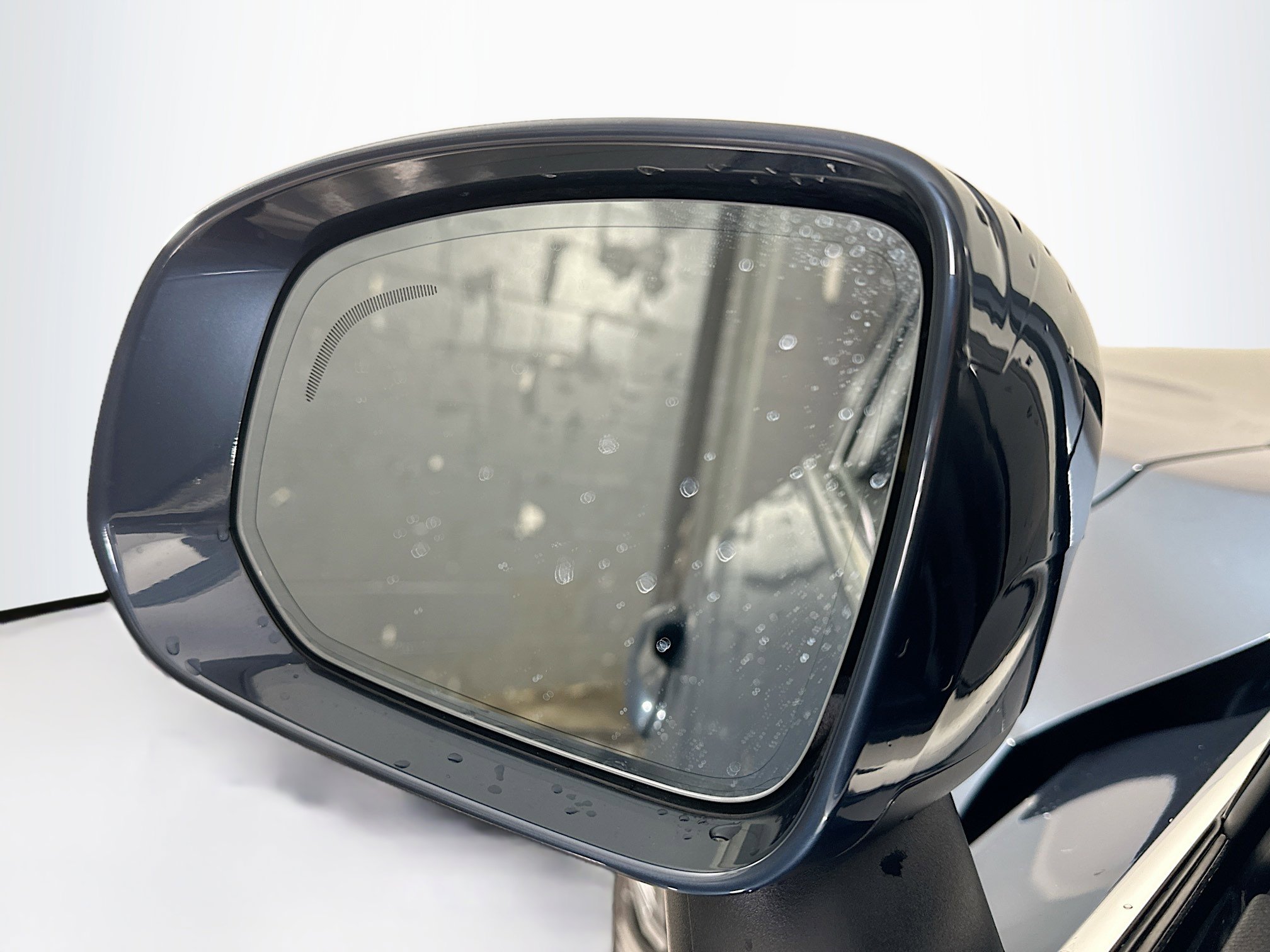 Used 2023 Volvo XC90 B6 Plus image 16