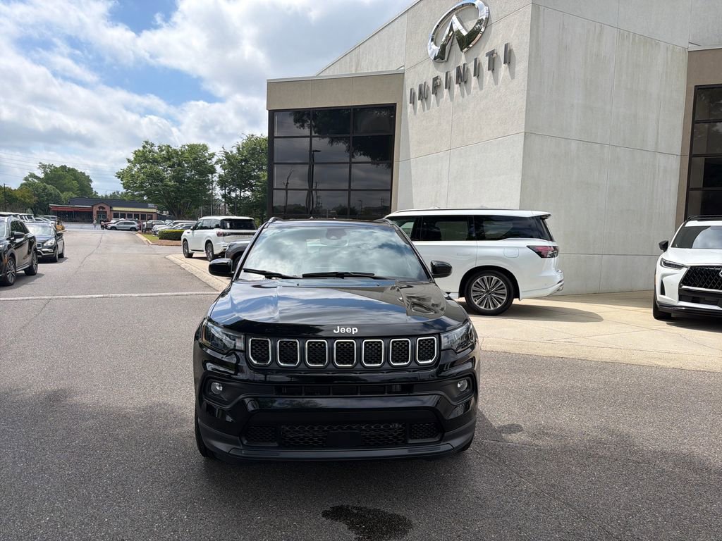 Used 2023 Jeep Compass Latitude AWD/4WD image 5