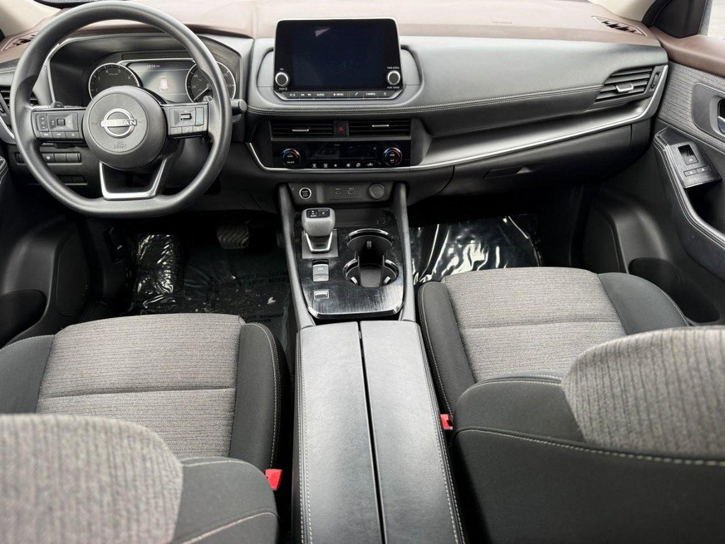 Used 2023 Nissan Rogue SV image 14
