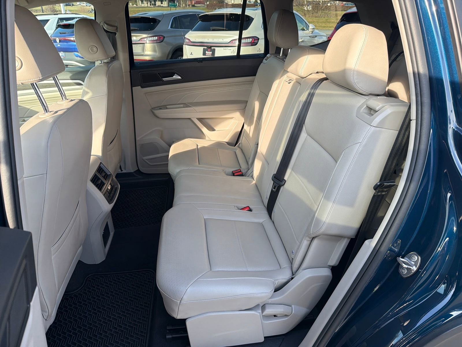 Used 2022 Volkswagen Atlas SE w/ Black Wheel Package image 21