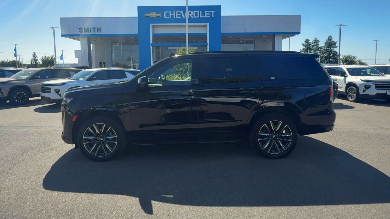 Used 2024 Cadillac Escalade Sport AWD/4WD image 4