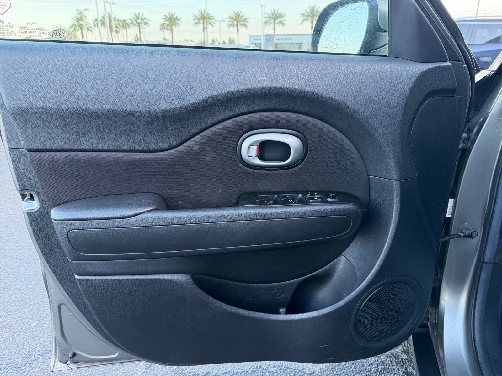 Used 2015 Kia Soul + image 13