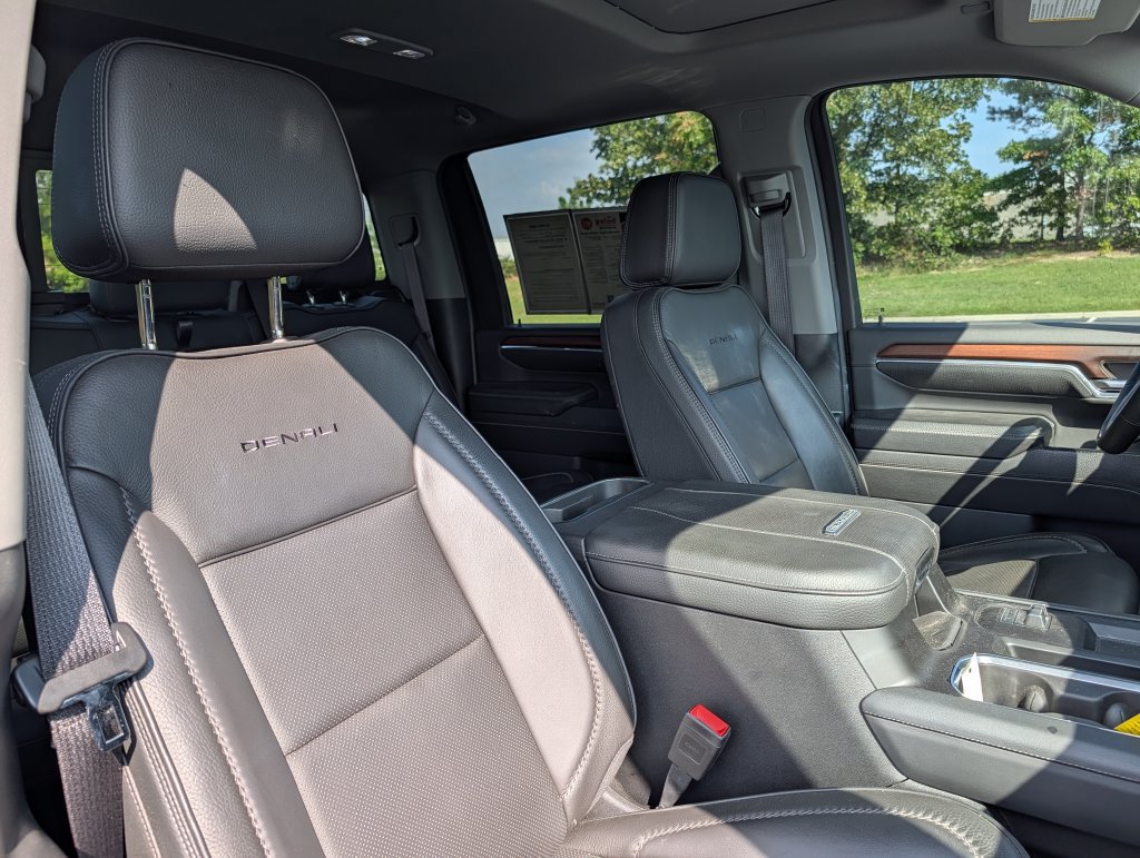 Used 2024 GMC Sierra 3500 Denali w/ Denali Reserve Package AWD/4WD image 14