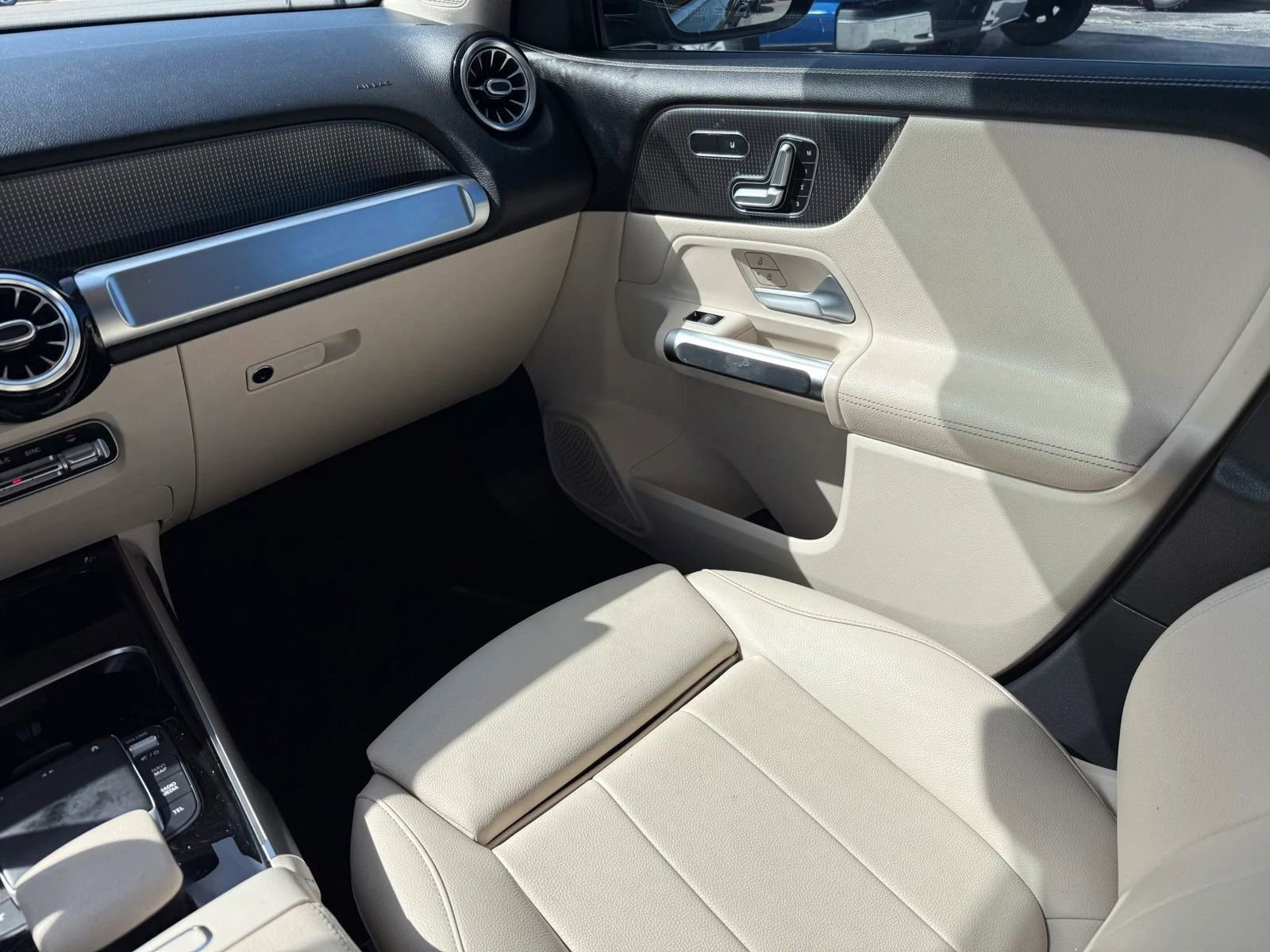 Used 2021 Mercedes-Benz GLB 250 image 10