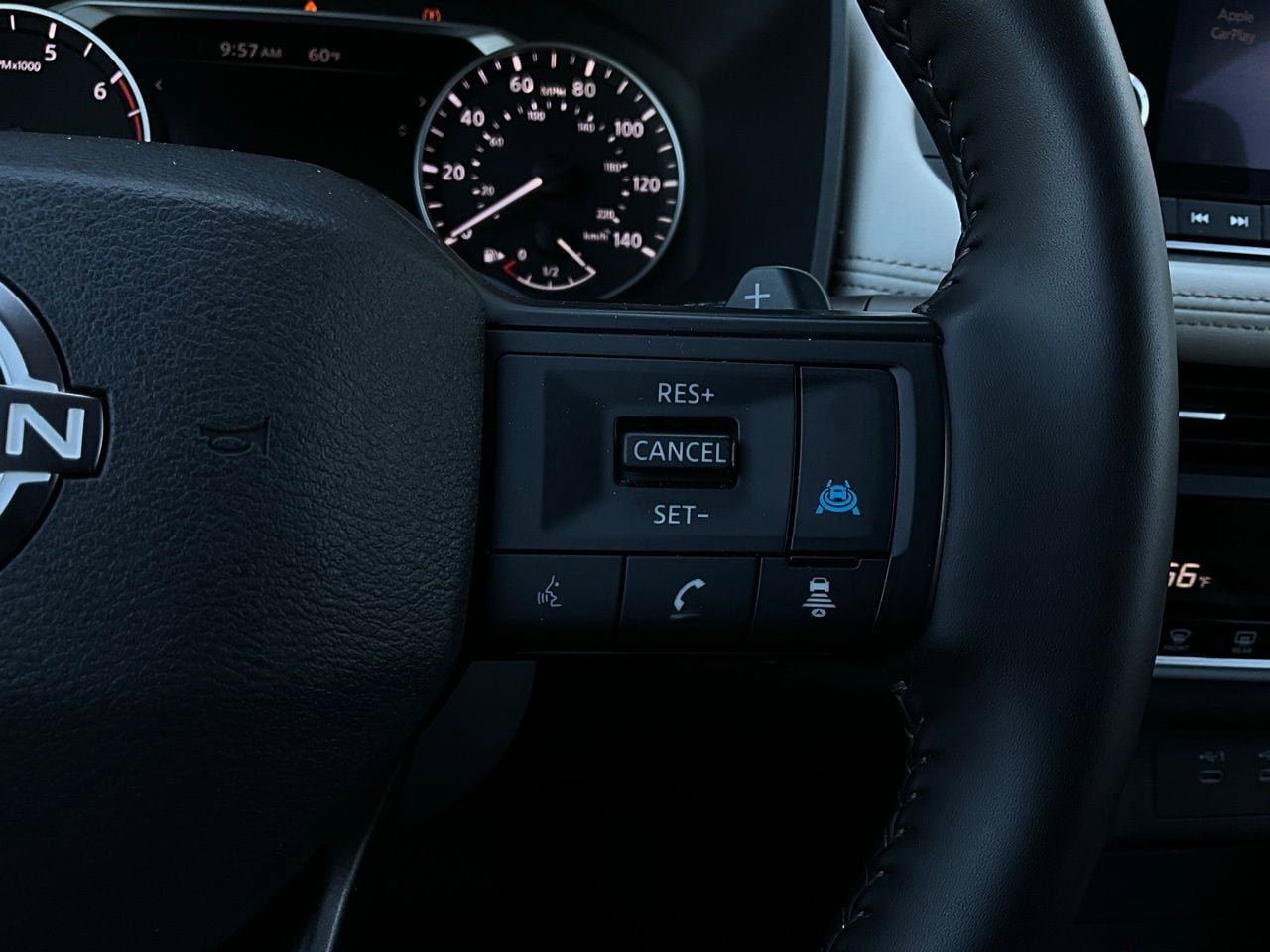 Used 2025 Nissan Rogue SV FWD image 33