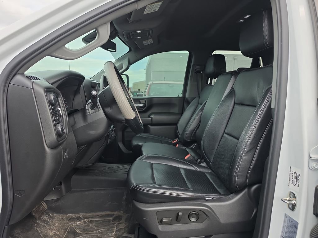 Used 2024 Chevrolet Silverado 2500 Custom w/ Custom Value Package image 11