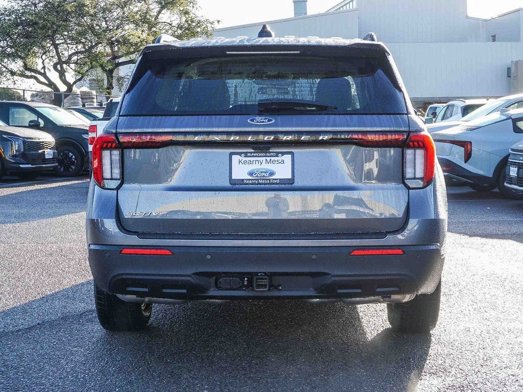 New 2026 Ford Explorer Active RWD image 5