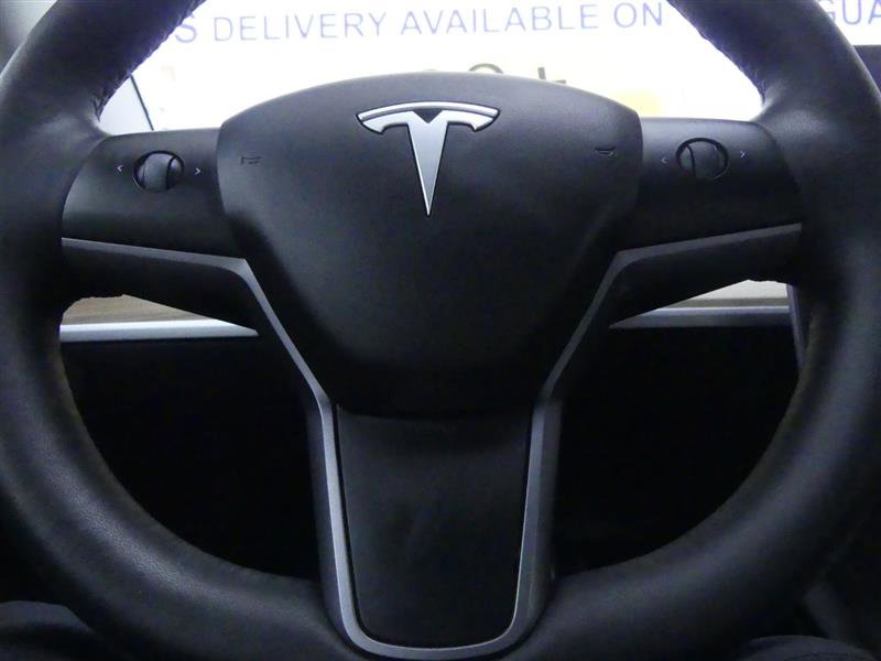 Used 2023 Tesla Model 3 Standard Range image 16