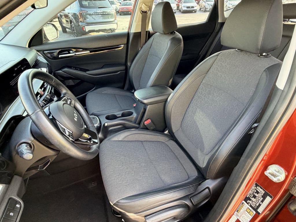 Certified 2024 Kia Seltos S image 21