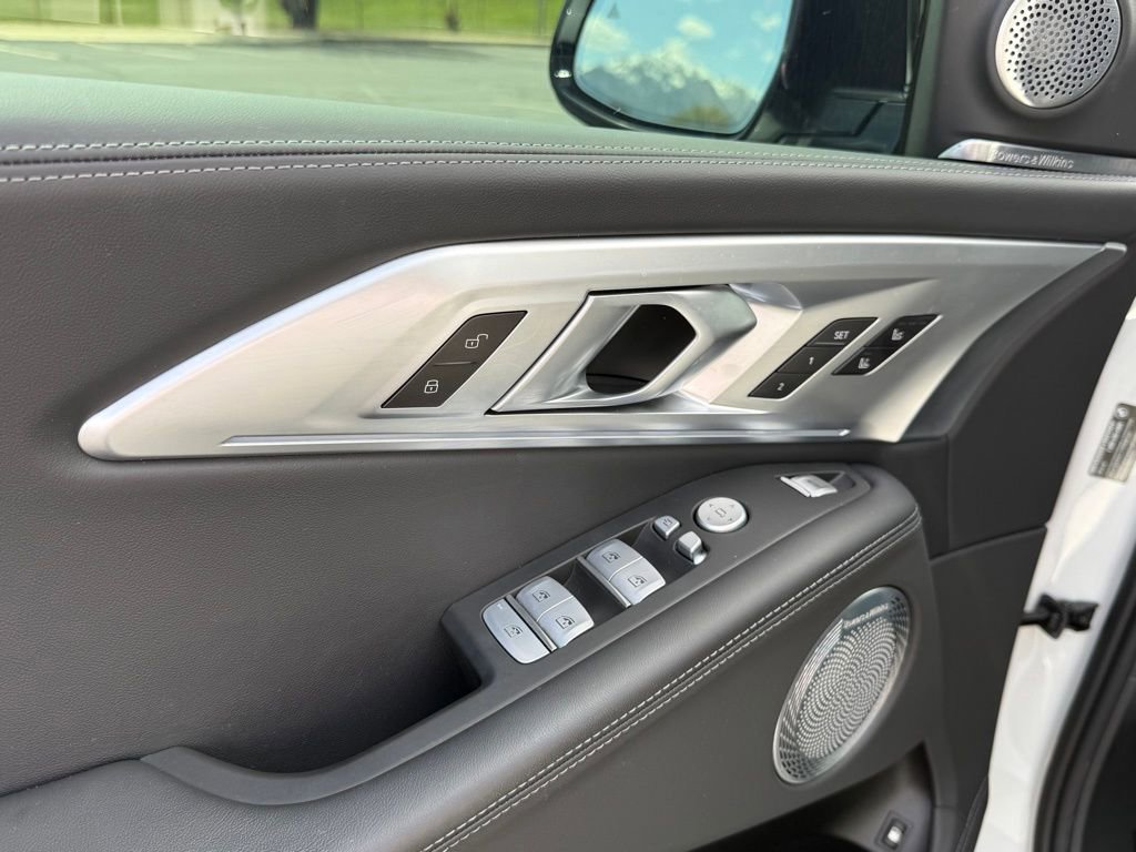 Used 2025 BMW XM image 11
