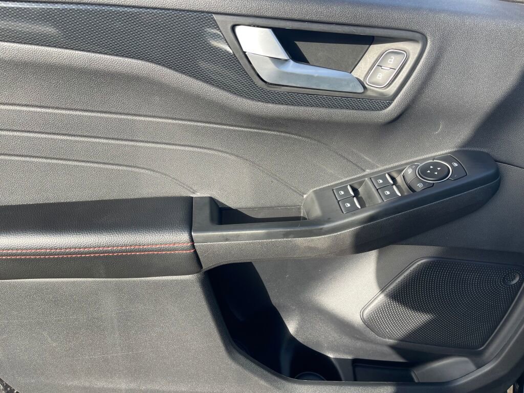 Used 2025 Ford Escape ST-Line Select image 10
