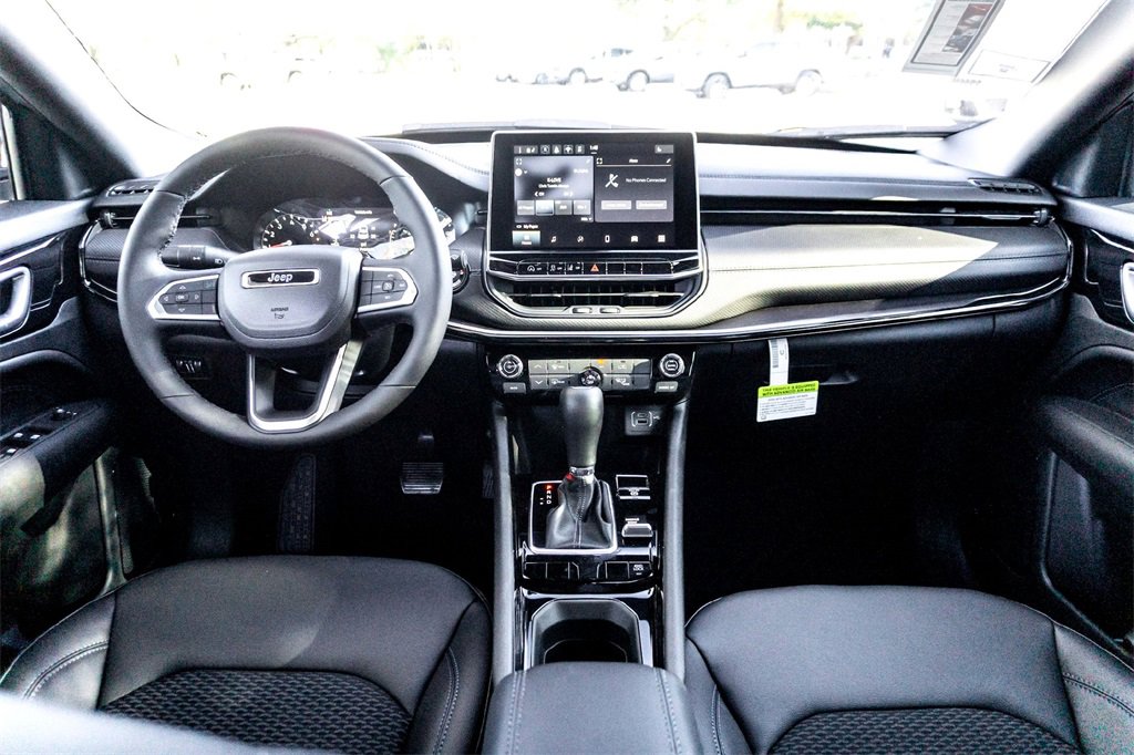 New 2026 Jeep Compass Latitude image 20