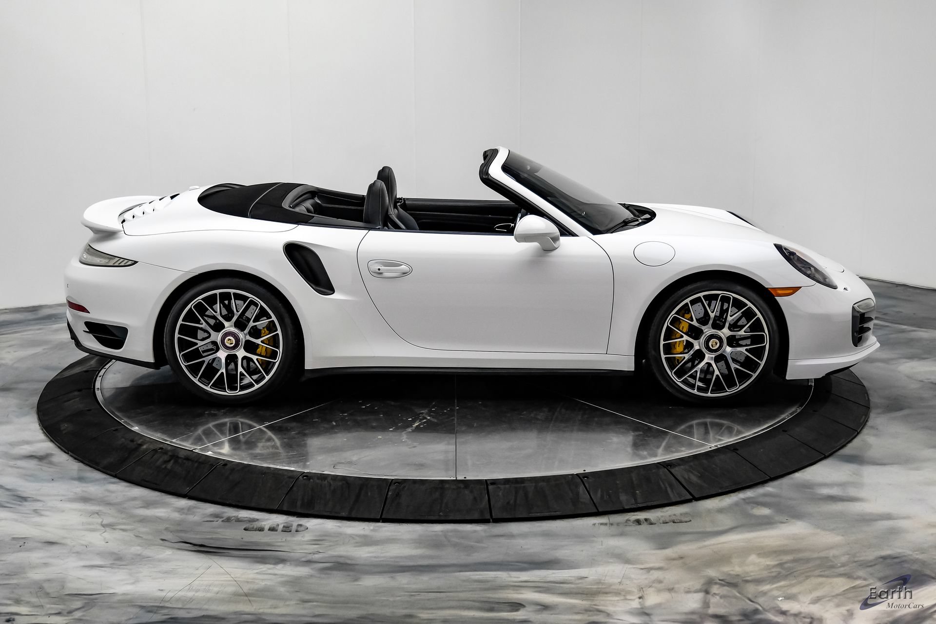 Used 2016 Porsche 911 Turbo S AWD/4WD image 23