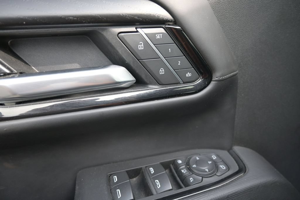 Used 2025 GMC Sierra 2500 AT4X AWD/4WD image 24