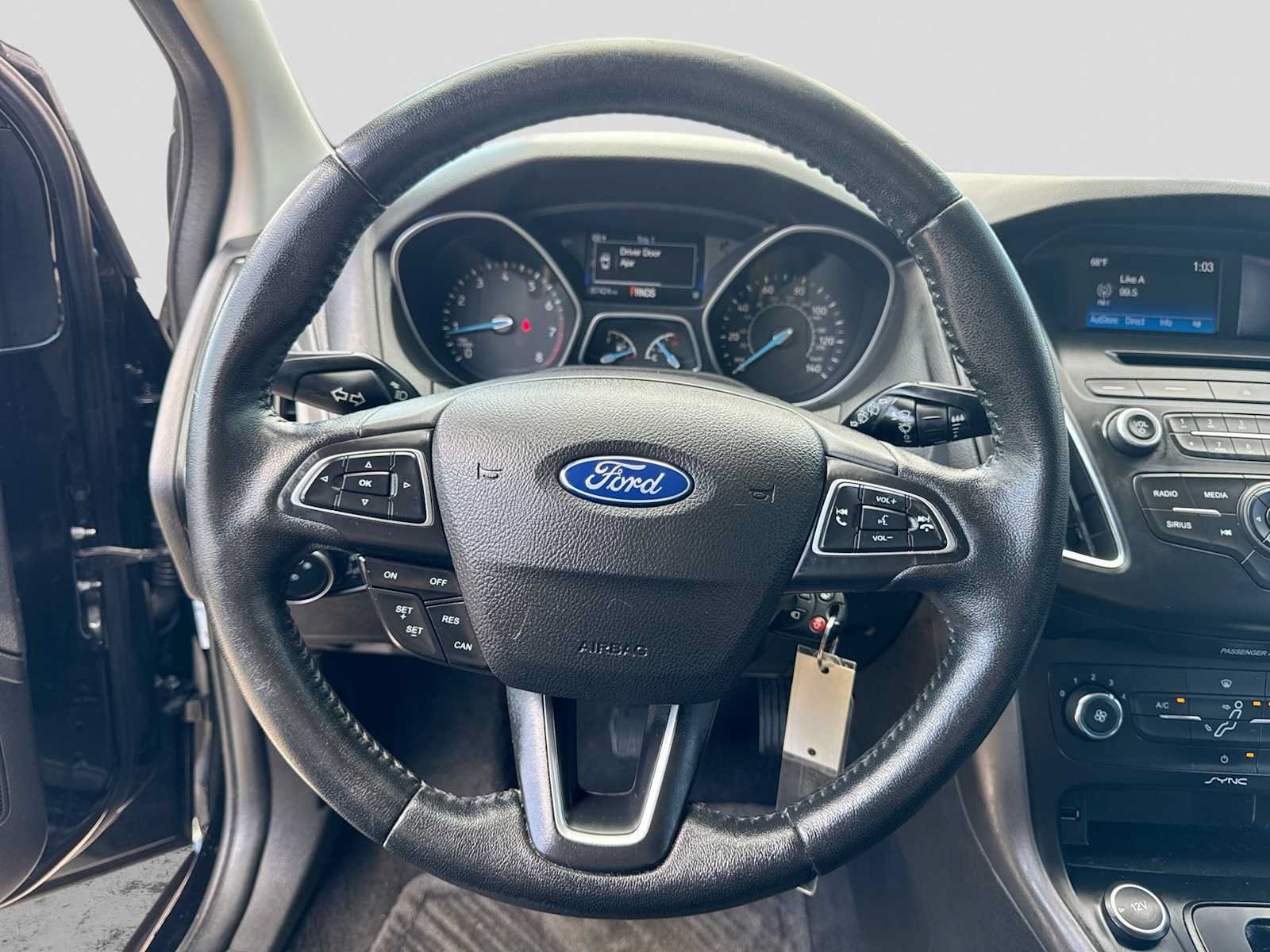 Used 2016 Ford Focus SE w/ Equipment Group 201A FWD image 22