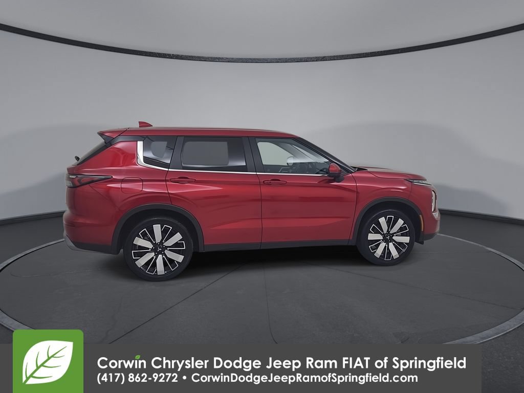 Used 2025 Mitsubishi Outlander SE AWD/4WD image 16