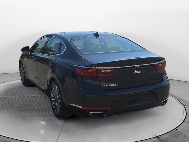 Used 2017 Kia Cadenza Premium w/ Luxury Package FWD image 3