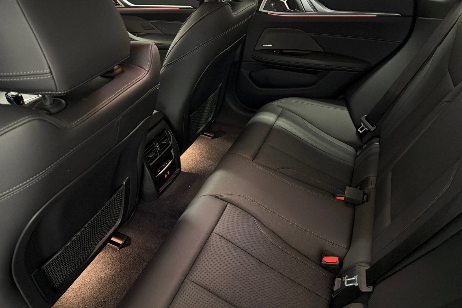 Used 2023 BMW i4 eDrive35 w/ Premium Package image 27