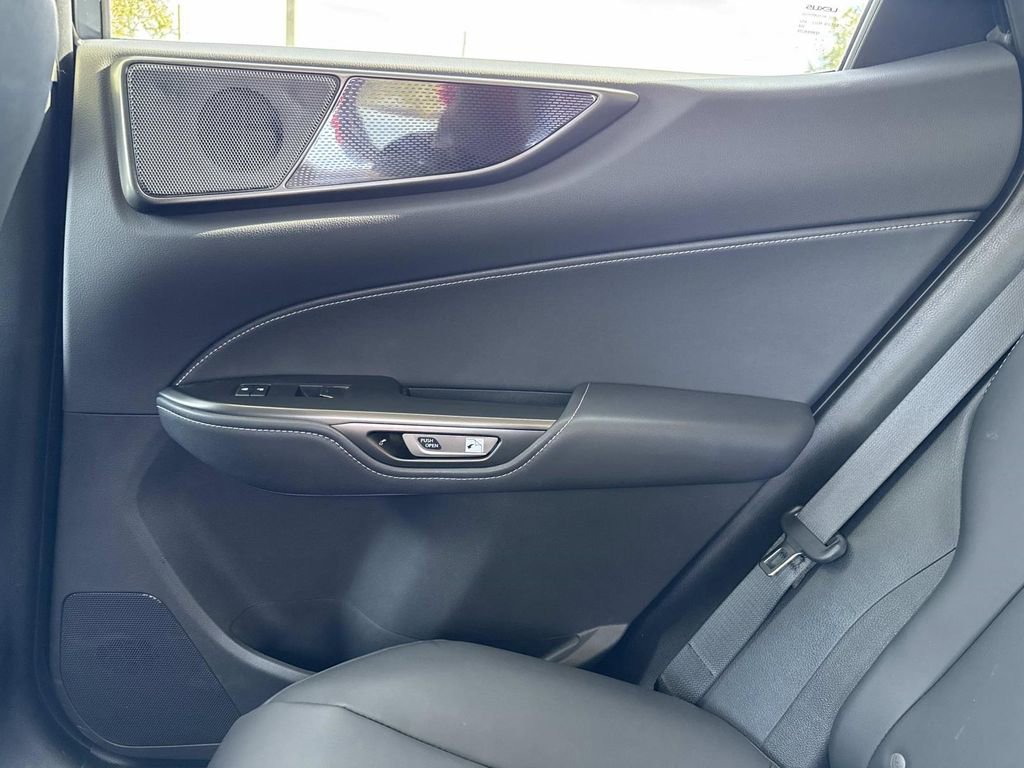 Used 2024 Lexus NX 250 FWD w/ Towing Package (2000 Lbs) image 17