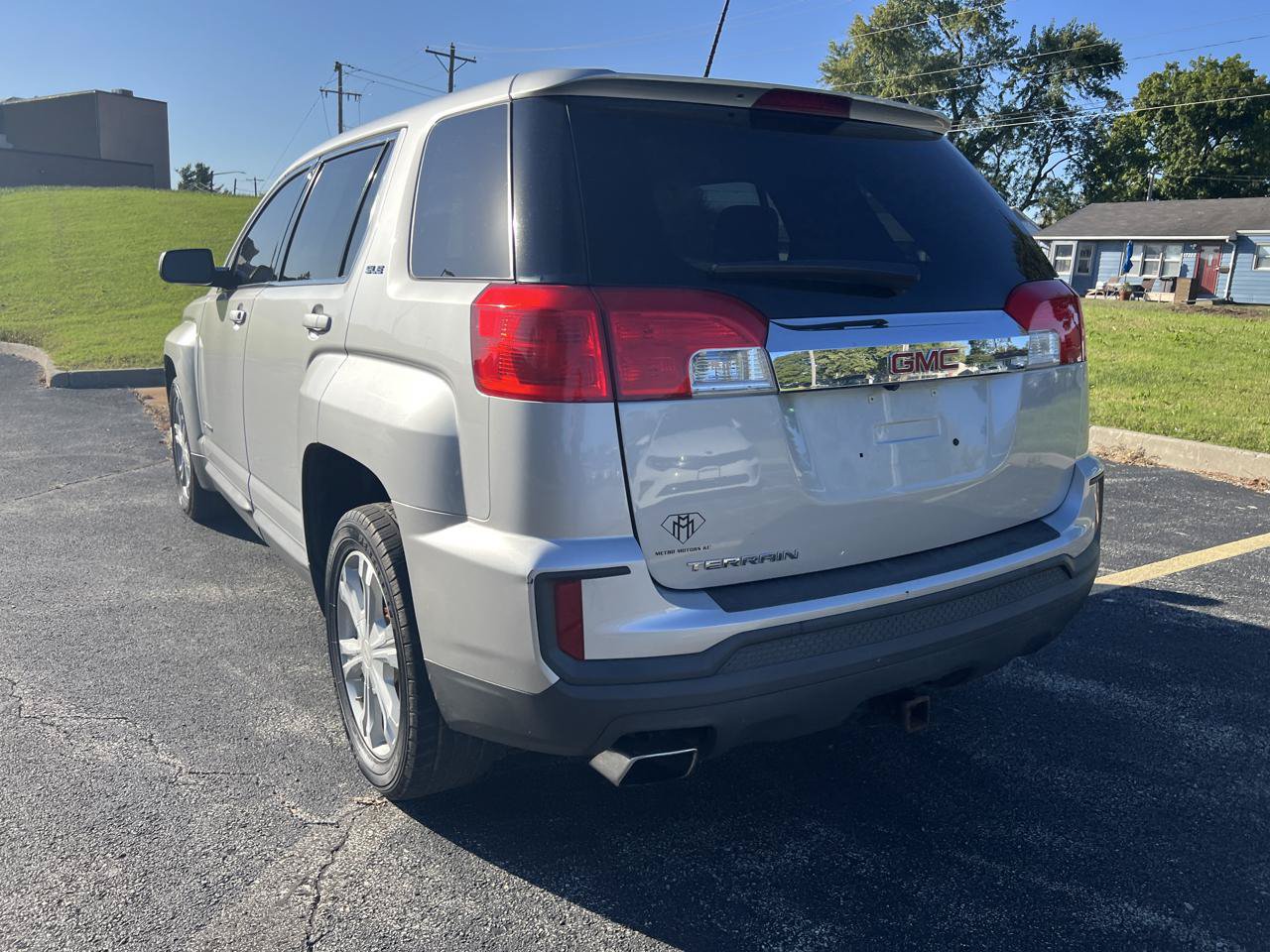 Used 2017 GMC Terrain SLE FWD image 3