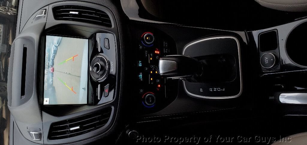 Used 2018 Ford C-MAX Titanium FWD image 21