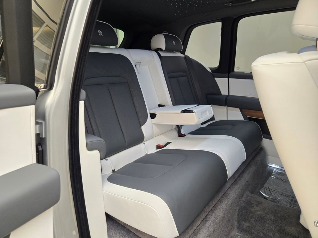 New 2026 Rolls-Royce Cullinan image 26