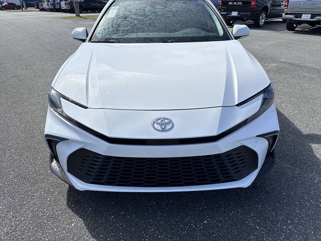 Used 2025 Toyota Camry SE w/ Convenience Package image 5