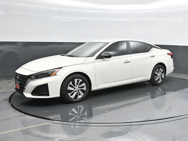 Used 2025 Nissan Altima 2.5 S FWD image 8