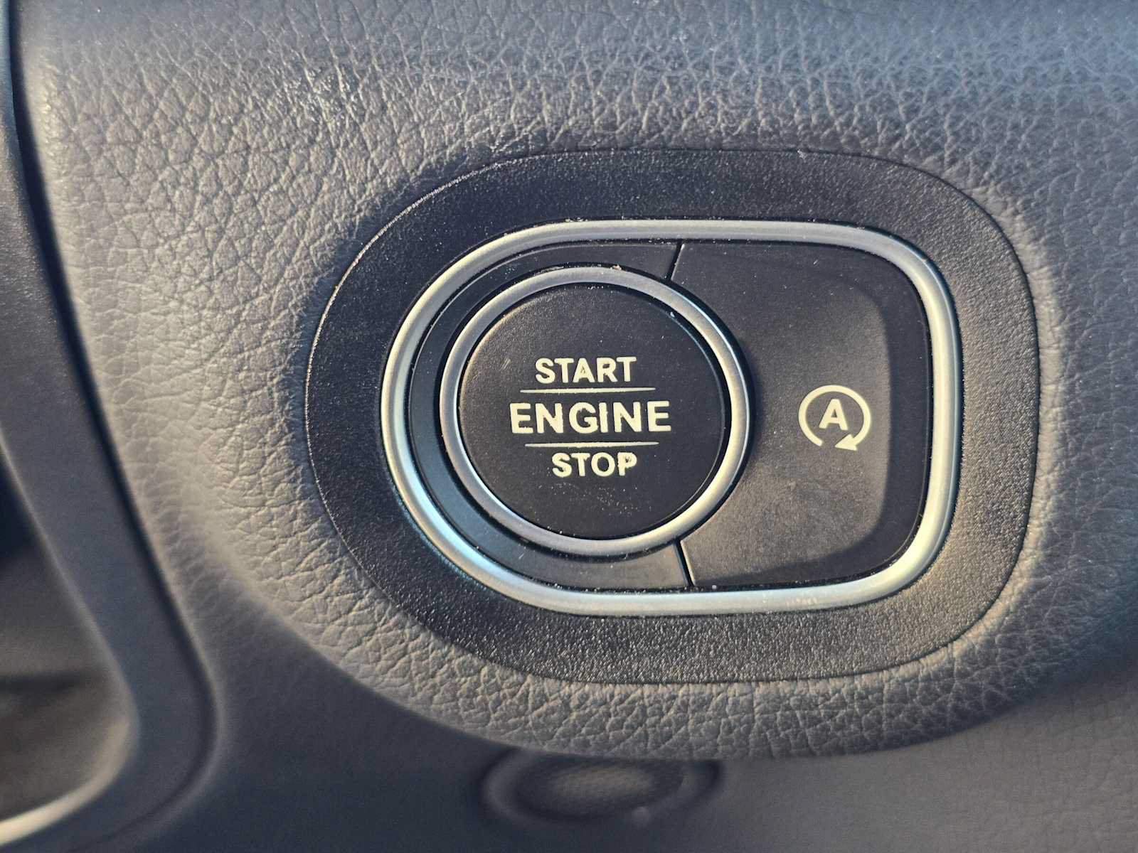 Used 2025 Mercedes-Benz GLE 350 4MATIC image 37