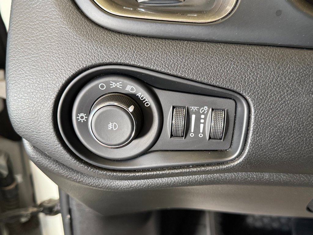 Used 2022 Jeep Renegade Latitude image 16