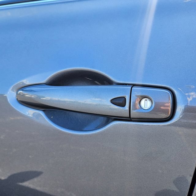 Used 2023 Nissan Kicks SV FWD image 9