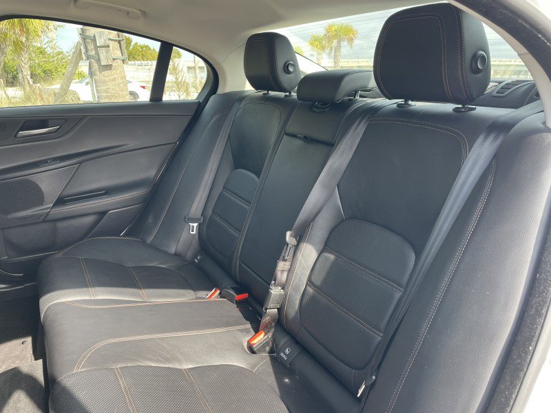 Used 2017 Jaguar XE Prestige image 11