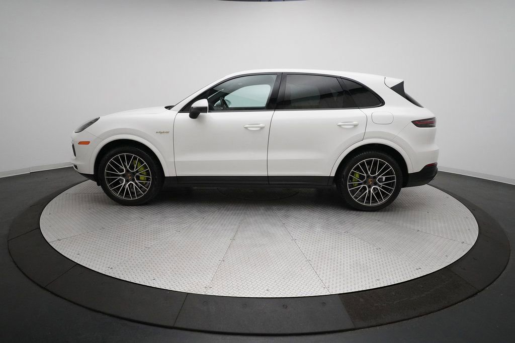 Used 2019 Porsche Cayenne E-Hybrid image 2
