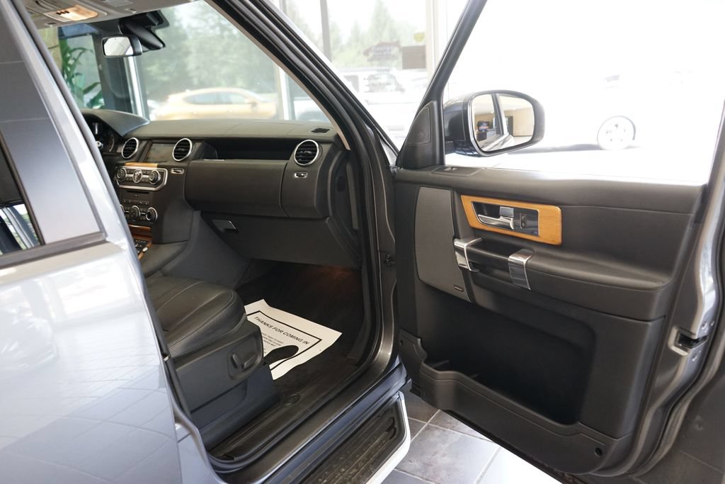 Used 2015 Land Rover LR4 HSE AWD/4WD image 42