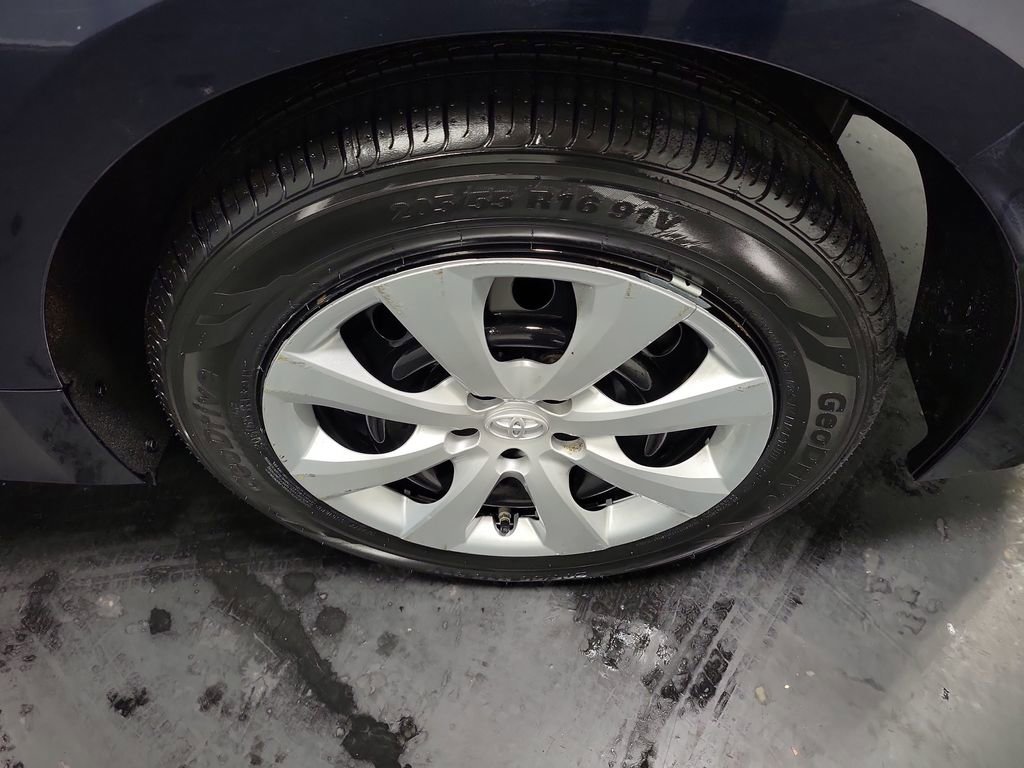 Used 2023 Toyota Corolla LE image 10
