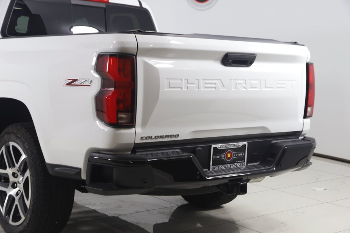 Used 2024 Chevrolet Colorado Z71 w/ Z71 Convenience Package 2 AWD/4WD image 22