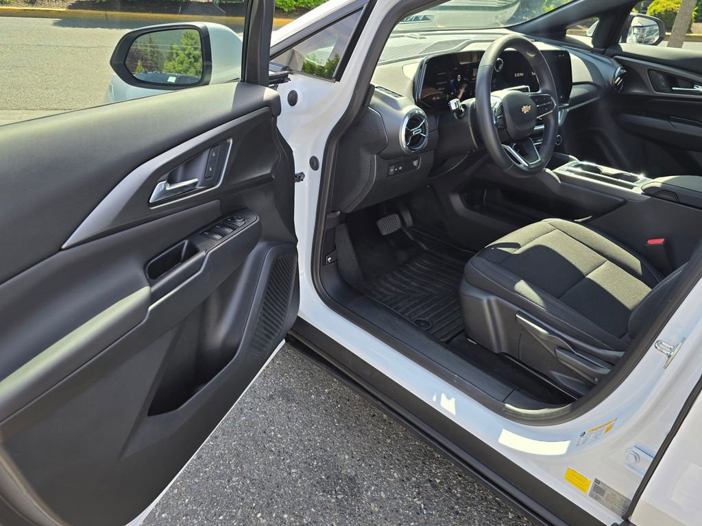 Used 2025 Chevrolet Equinox EV LT FWD image 20