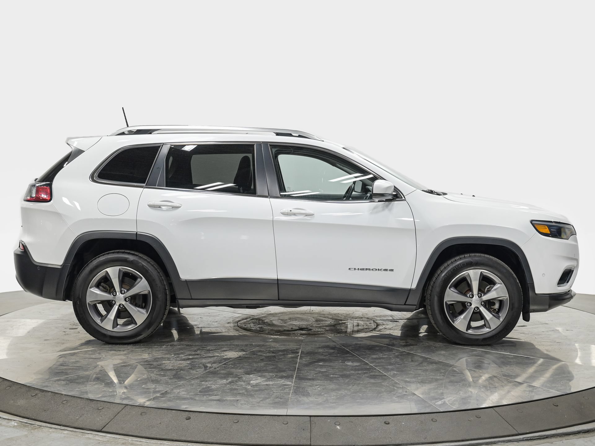Used 2021 Jeep Cherokee Limited AWD/4WD image 8